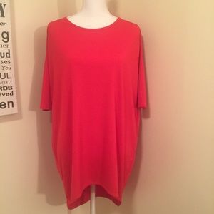Lularoe Irma hi-low shirt