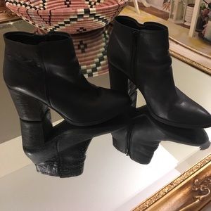 Steve Madden black booties