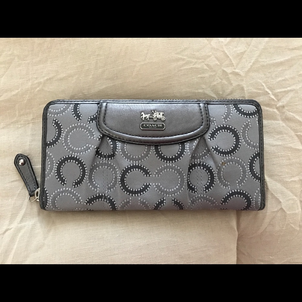 100% Authentic COACH Madison Wallet