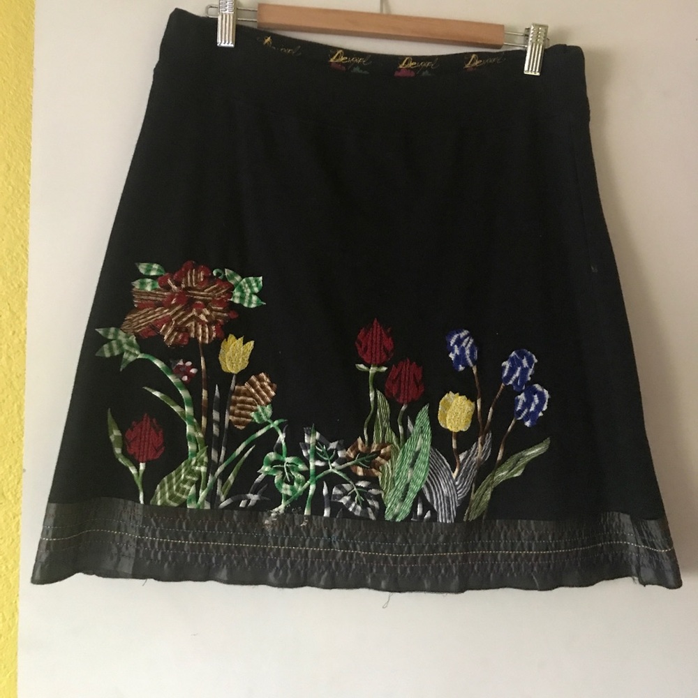Desigual blk embroidery a-line skirt