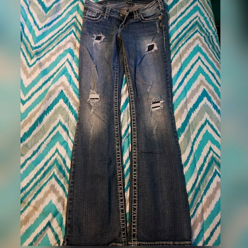 Lightly destroyed jeans