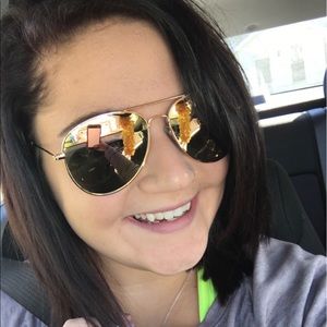 Meet your Posher, Ally