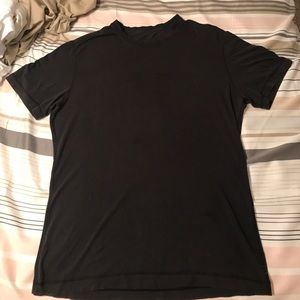 Men’s Lululemon t-shirt
