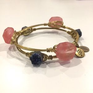 Stack of Two Bourbon and Boweties