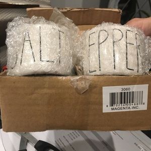 Mindy Stoops salt and pepper cellar