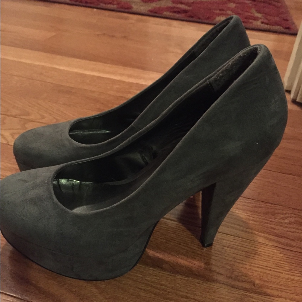 Forever 21 faux suede heels
