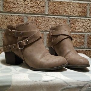 Wedge bootie