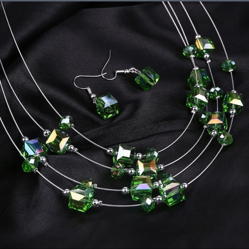 New Acrylic Beaded Silver Wire Necklace & Earrings