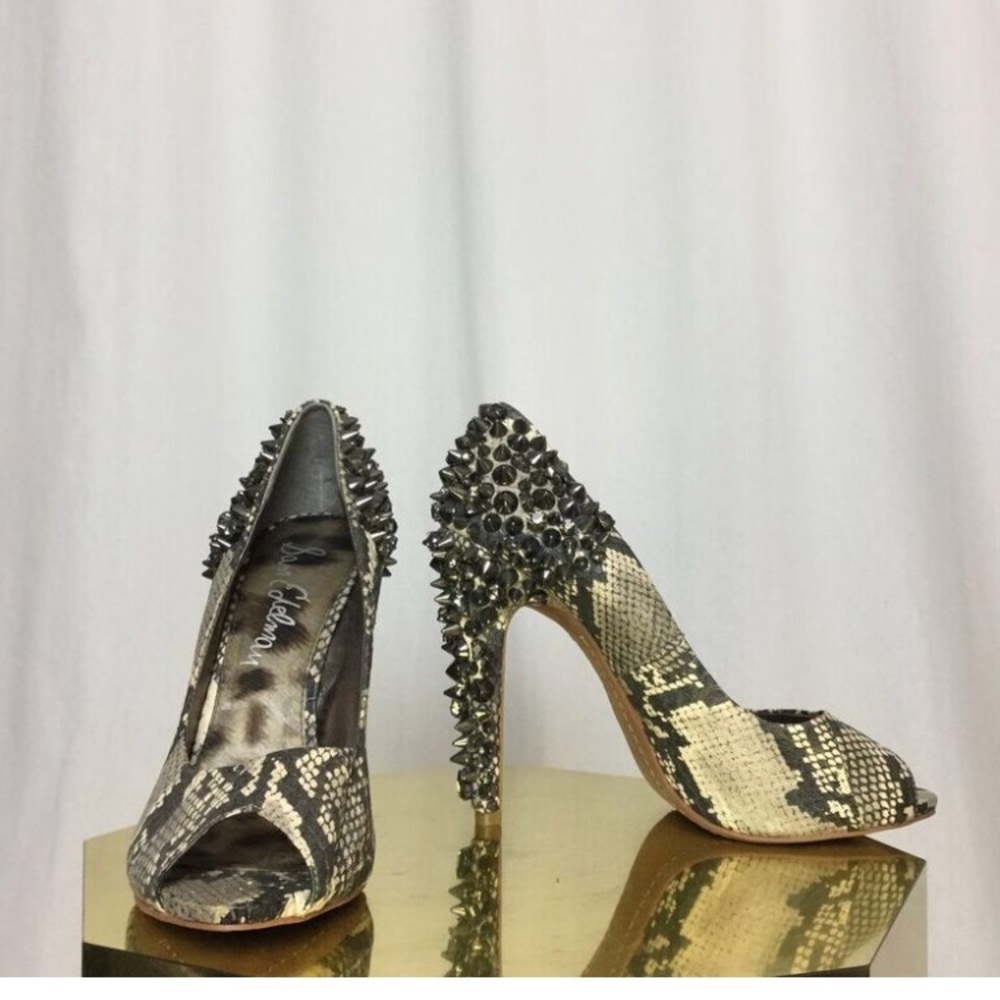 *price drop *Sam Edelman studded pumps