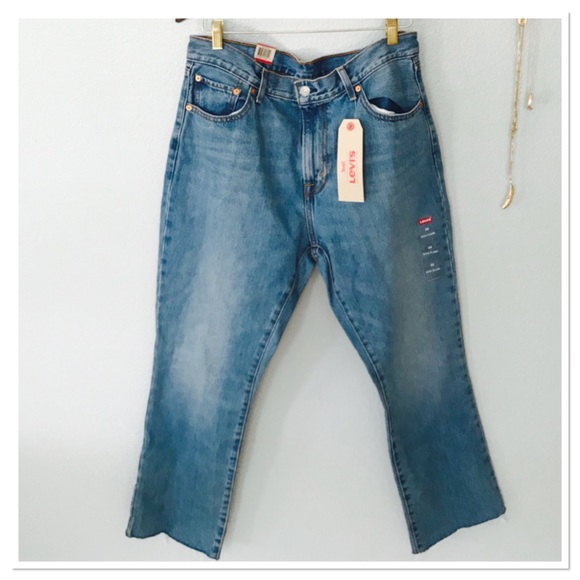 ✨Only 1 left ✨NWT Levi's raw hem kick flare Jeans - Picture 7 of 8