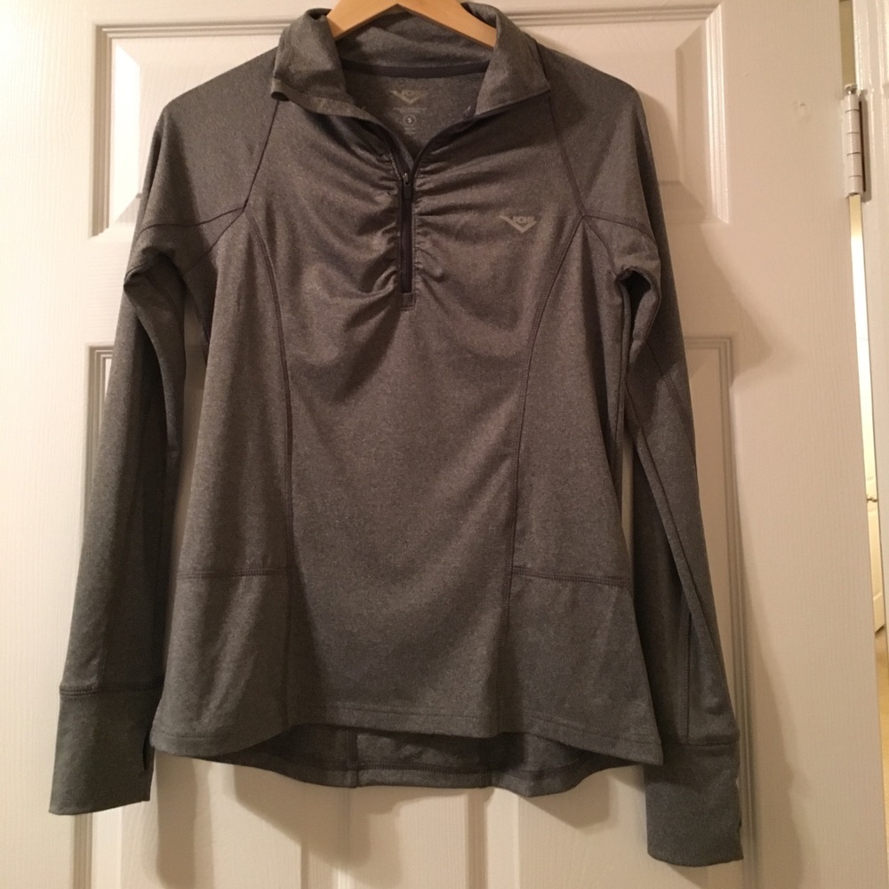 Lightweight pullover