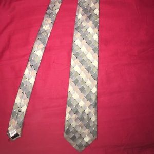 Geoffrey Beene Square Pattern Silk Tie