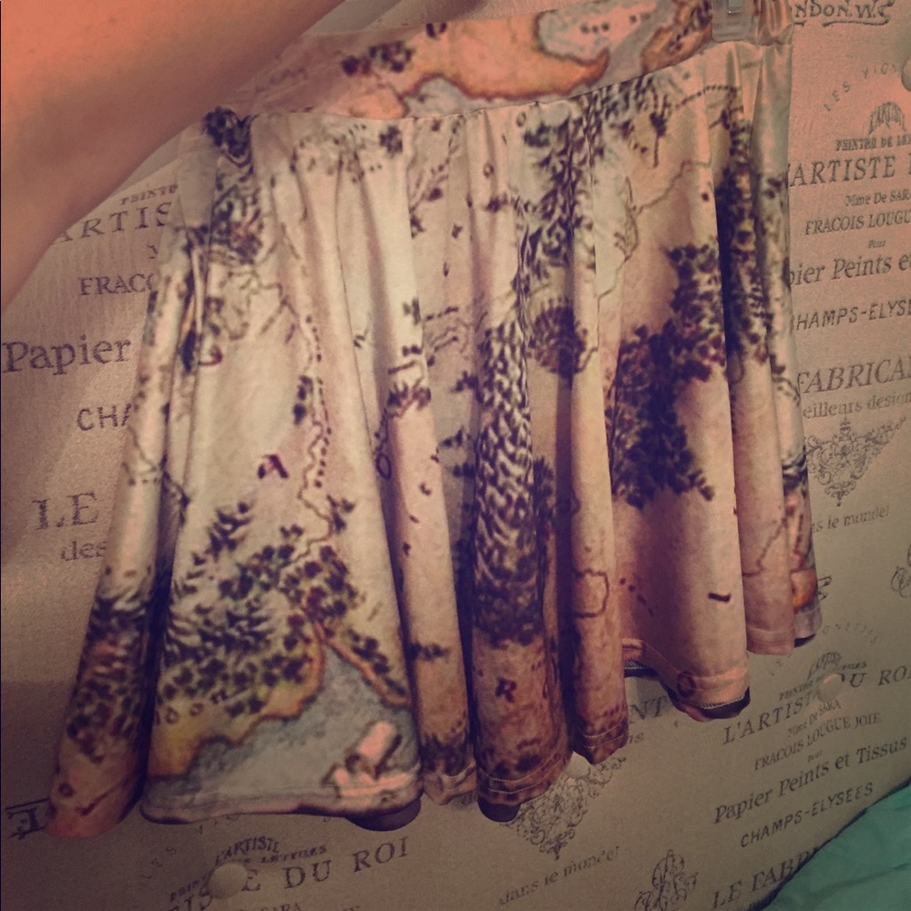 Lord of the rings map skirt 🦁