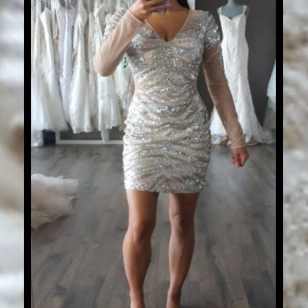 NWT long sleeve tight homecoming/prom dress