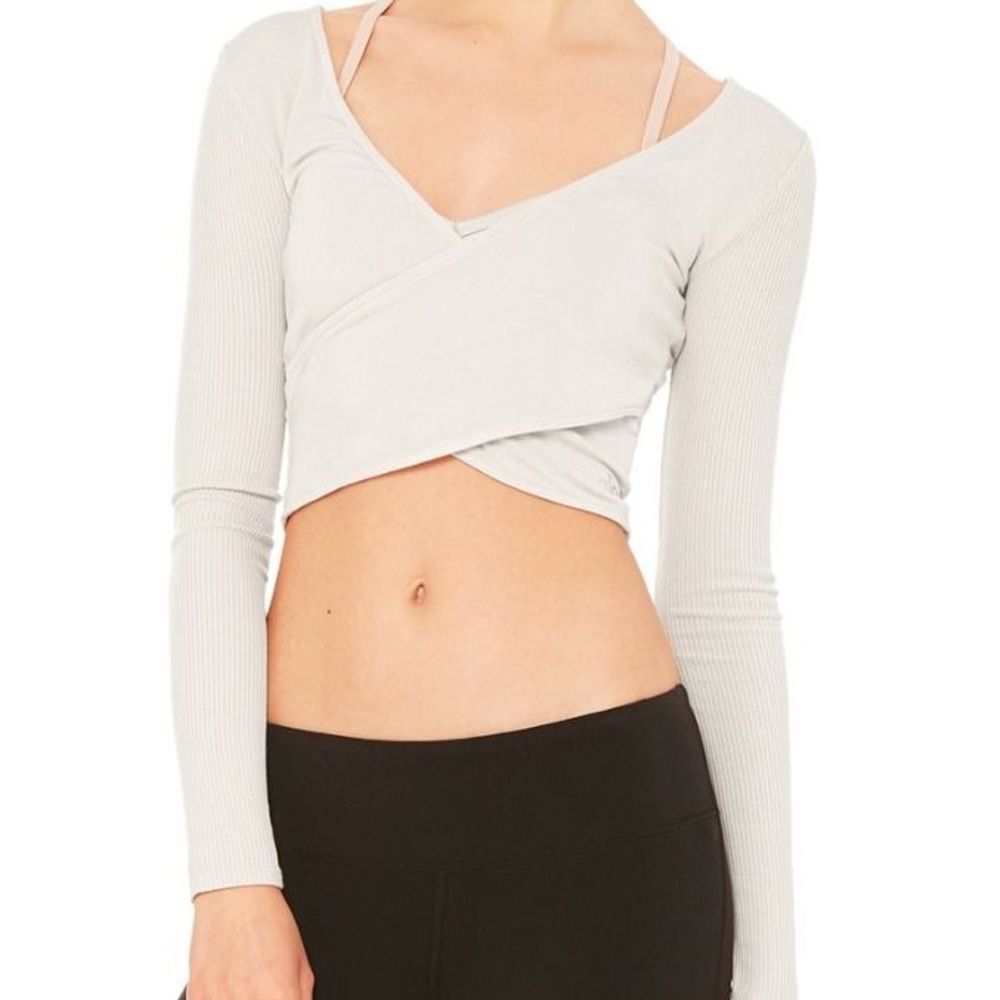 ALO yoga Amelia crop top M Mist NWT