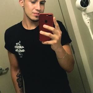 Meet your Posher, Cesar