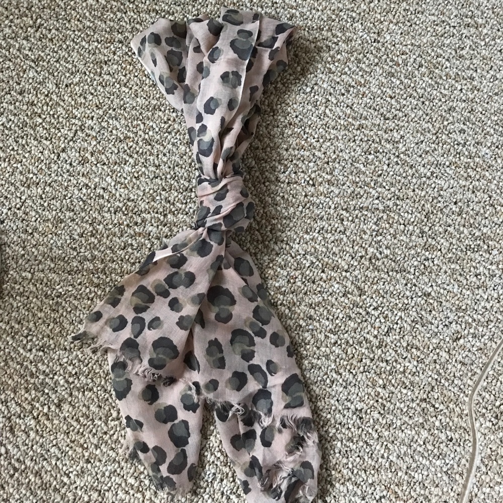 Scarf!