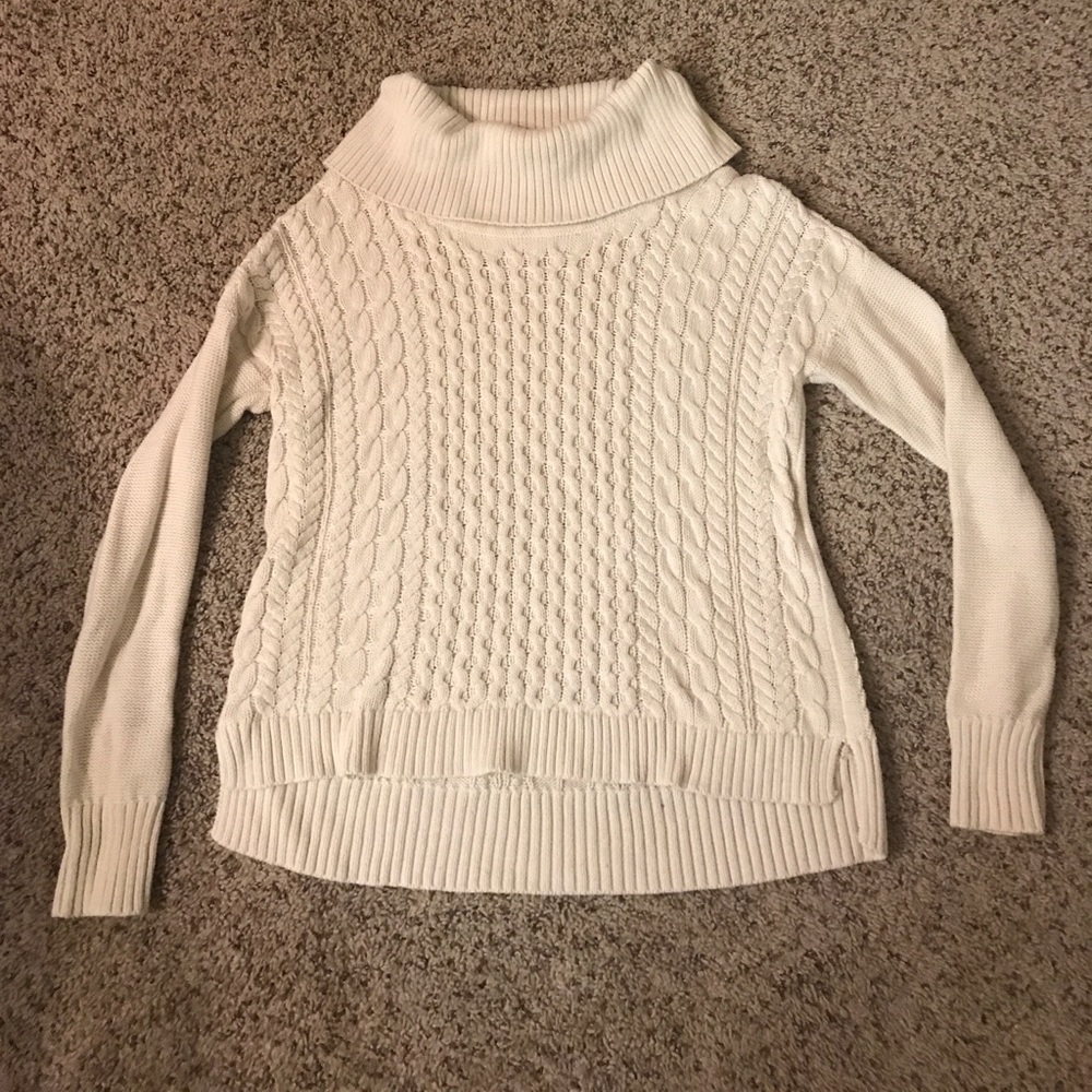 AE Loose Turtleneck Sweater