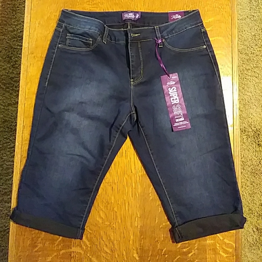 Royalty for me Capris