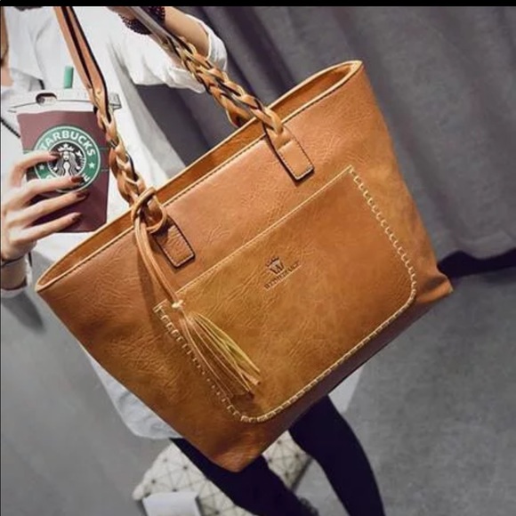 Handbags - LAST ONE 💥💥Tan Boho Tassel Tote