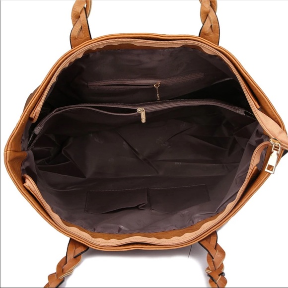 LAST ONE 💥💥Tan Boho Tassel Tote - Picture 3 of 3