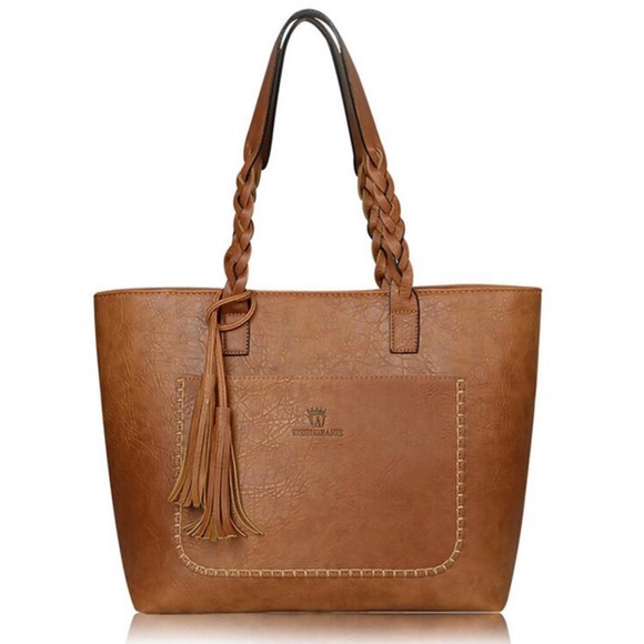 LAST ONE 💥💥Tan Boho Tassel Tote - Picture 2 of 3
