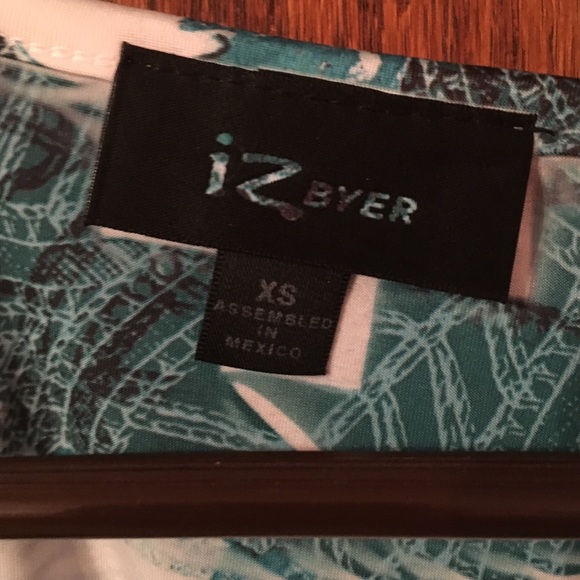 Patterned top! - Picture 3 of 3