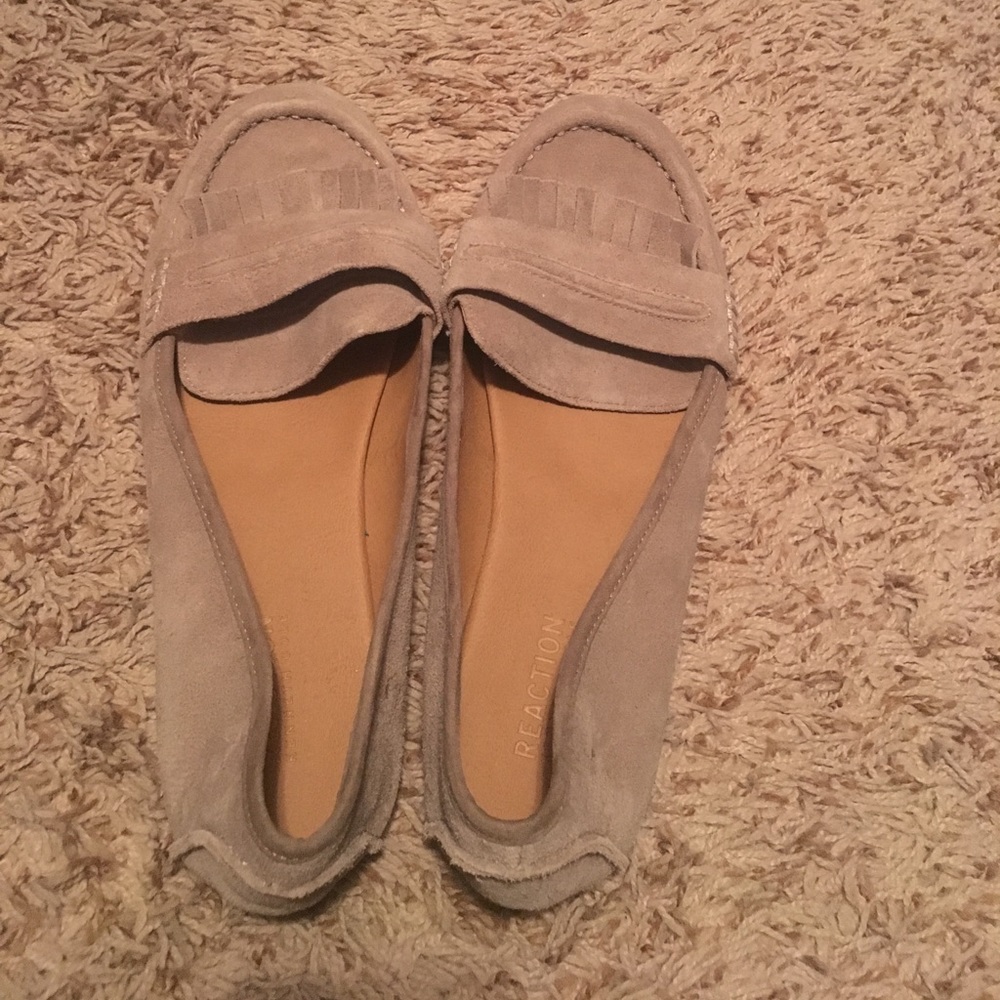 Kenneth Cole Reaction. Size 9 never worn
