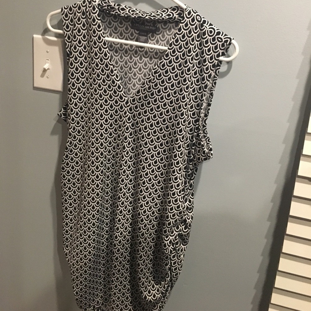 Adorable Pea in the Pod shirt in black and white