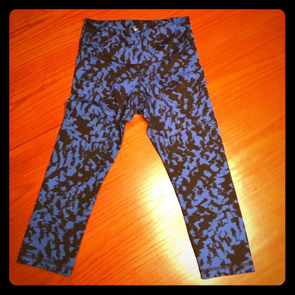 Old Navy Active Workout Capris Petite