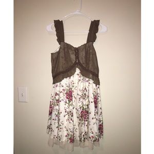 Country-chic floral dress