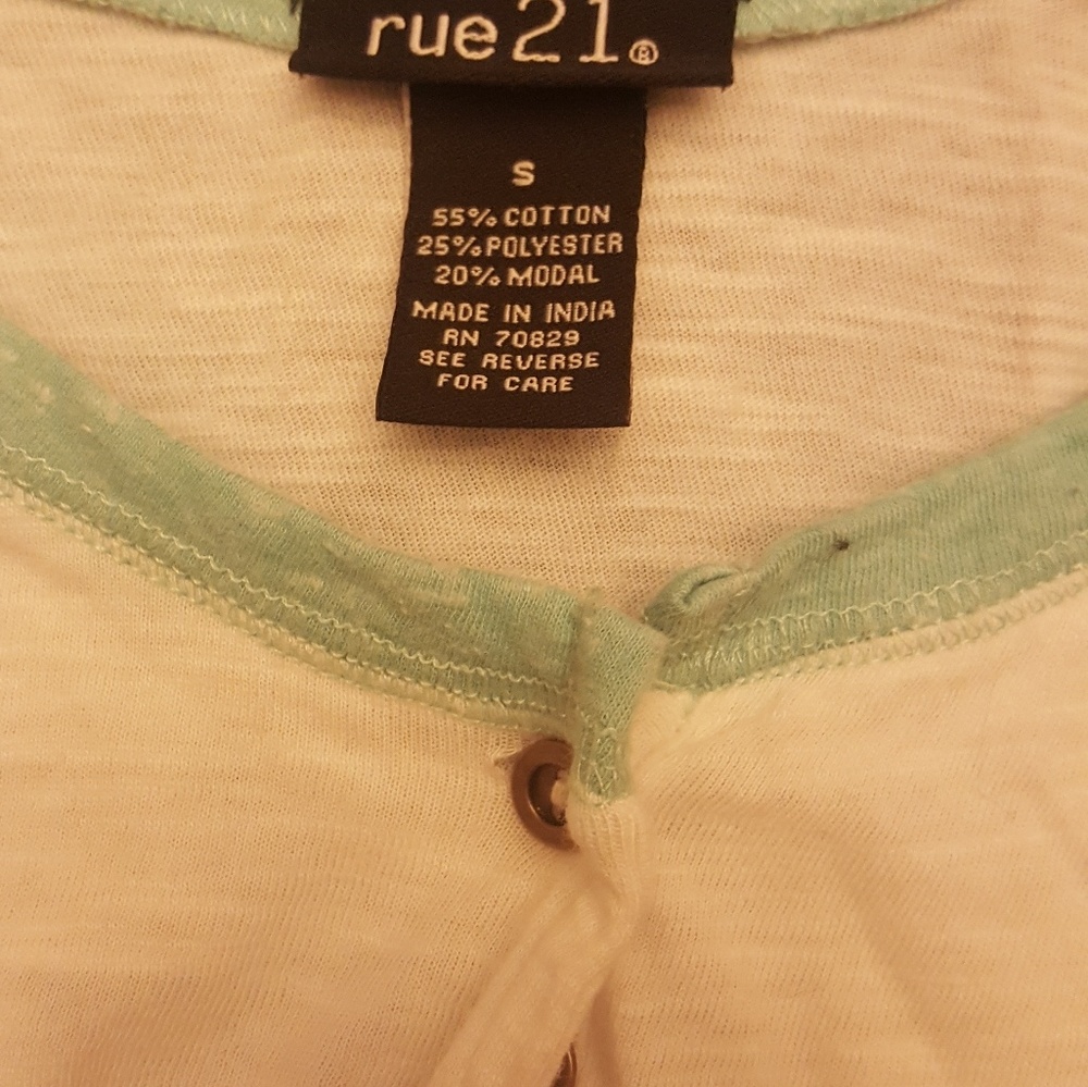 White 3/4 length green sleeve fitted shirt