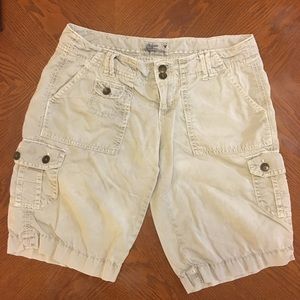 American Eagle Cargo Shorts - Size 00