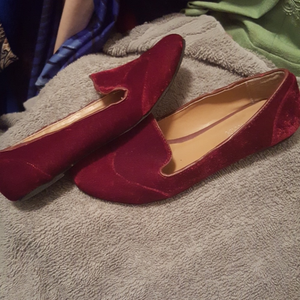 Too cute red suede shoes
