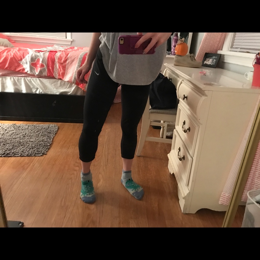 Nike pro crop leggings size M