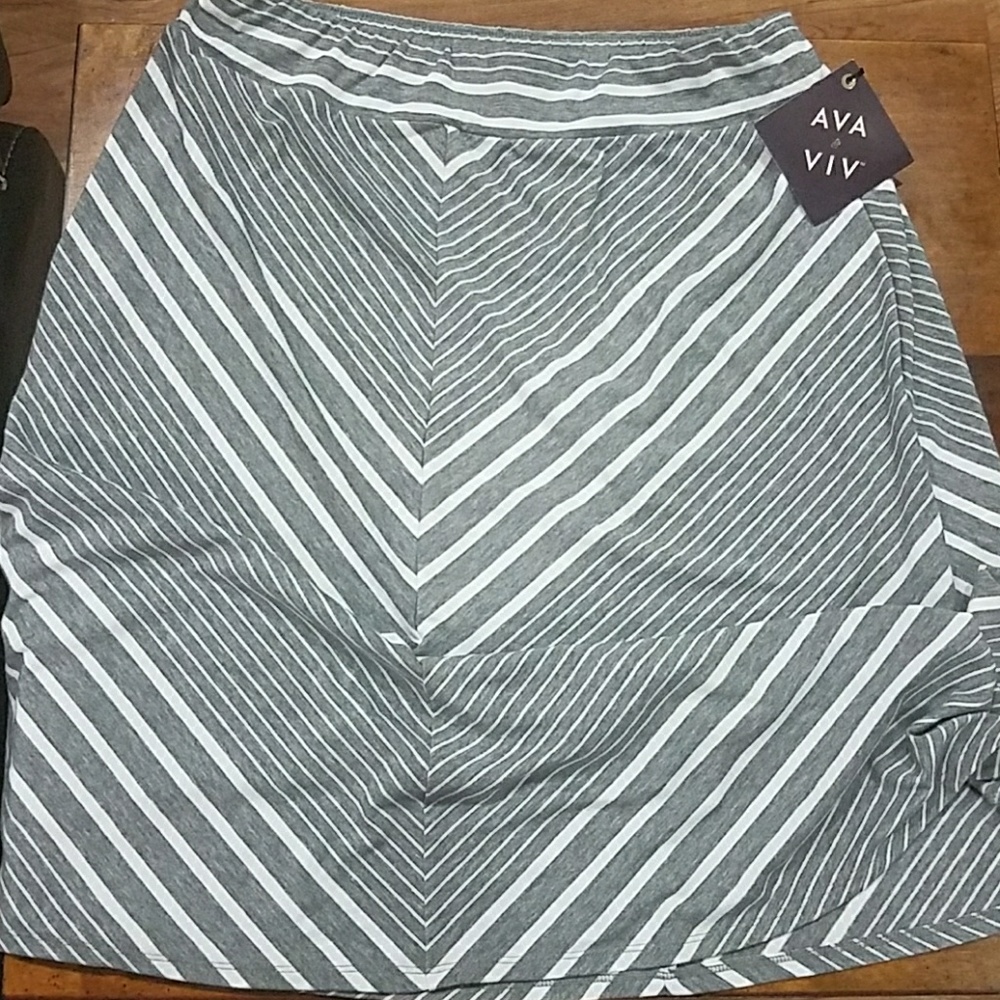 Ava & Viv Grey and White Maxi Skirt