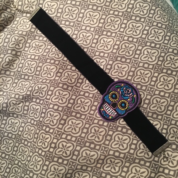 (R2) Purple Sugar Skull Choker - Picture 2 of 4