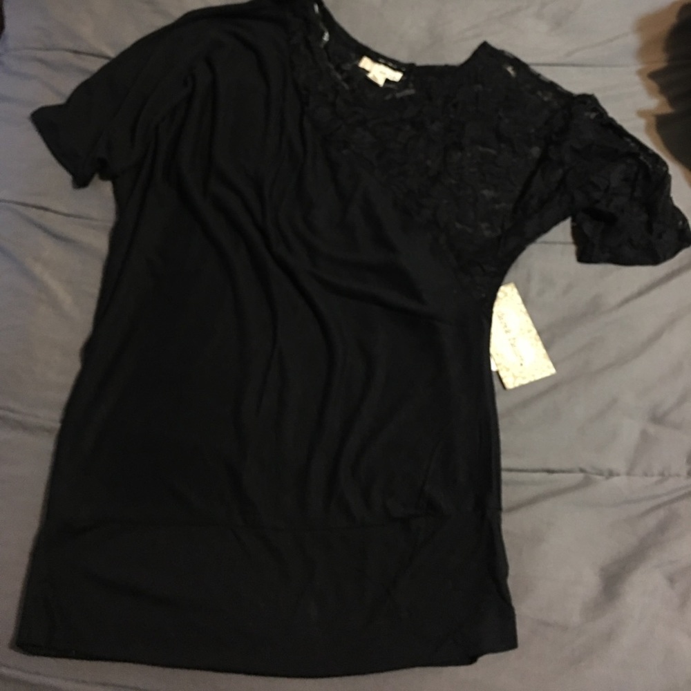 Off the shoulder Lace sleeve Top