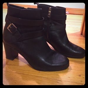 Ralph Lauren ACCEPTING OFFERS WORN TWICE LOOK NEW!