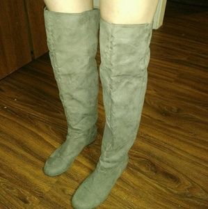 7.5 JustFab boots