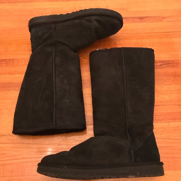 UGG Black Boots - Picture 1 of 1