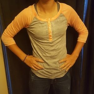 Quarter length gray and peach shirt
