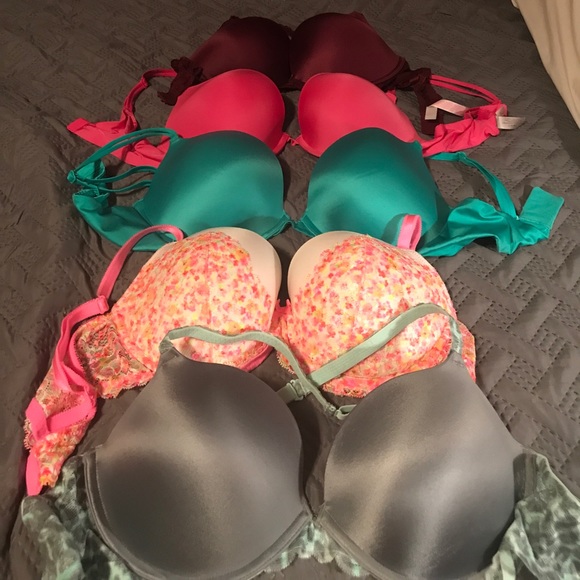 PINK Victoria's Secret Other - 5 Victoria Secret Bras