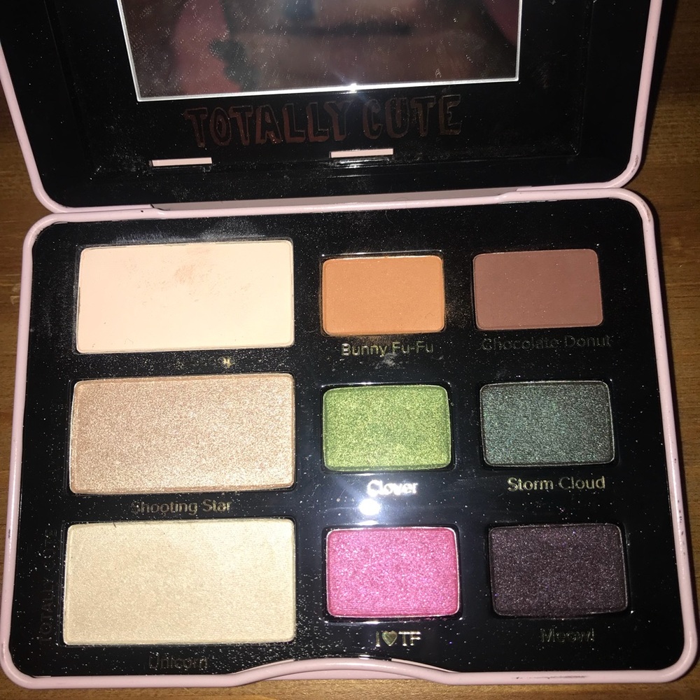 Too Faced Totally Cute Eyeshadow Palette New!