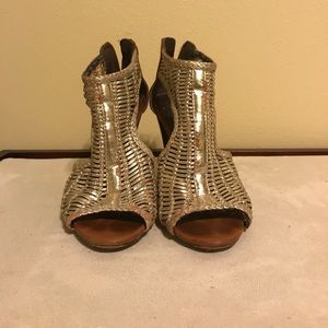 Vince Camuto heels