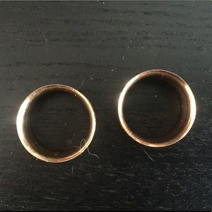 Ear tunnels for stretched ears