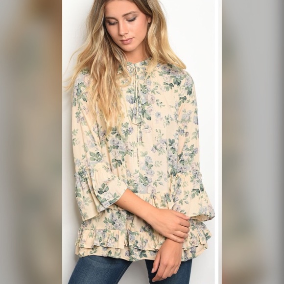 LAST 1! 😘Stunning tie front Ruffle top! - Picture 4 of 5