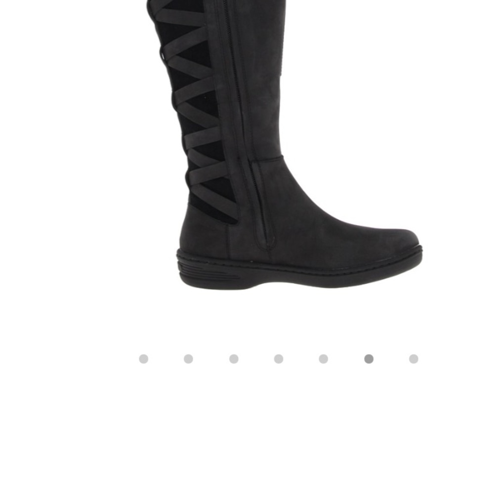 Teva black boot with fur lining. Size 7