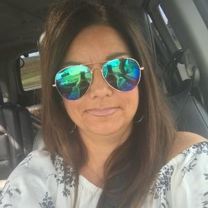 Meet your Posher, Annette