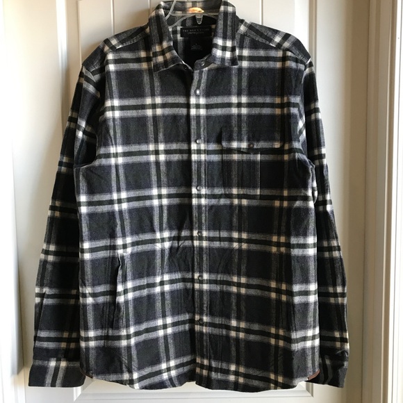 Bloomingdale's Other - Bloomingdales Button Down Flannel Shirt